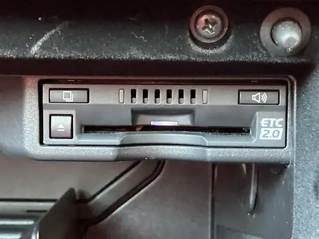 レクサス ＩＳ 300h Fスポーツ 静岡県 2023(令5)年 2.5万km ソニッククロム LEXUS Safety/純正10.3インチナビ/　AM FM CD DVD Bluetooth USB SD/フルセグTV/バックモニター/前後方ドライブレコーダー/レーダークルーズコントロール/LEDオートヘッドランプ/パワーシート(前席)/シートヒーター(前席)/前後方クリアランスソナー/純正19インチアルミホイール/パーキングアシスト/パドルシフト/ワンオーナー/レッドレザーシート/ビルトインETC2.0