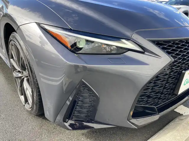 レクサス ＩＳ 300h Fスポーツ 静岡県 2023(令5)年 2.5万km ソニッククロム LEXUS Safety/純正10.3インチナビ/　AM FM CD DVD Bluetooth USB SD/フルセグTV/バックモニター/前後方ドライブレコーダー/レーダークルーズコントロール/LEDオートヘッドランプ/パワーシート(前席)/シートヒーター(前席)/前後方クリアランスソナー/純正19インチアルミホイール/パーキングアシスト/パドルシフト/ワンオーナー/レッドレザーシート/ビルトインETC2.0