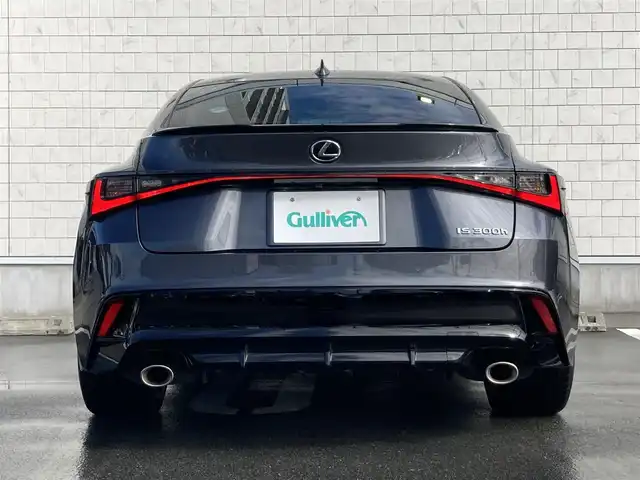 レクサス ＩＳ 300h Fスポーツ 静岡県 2023(令5)年 2.5万km ソニッククロム LEXUS Safety/純正10.3インチナビ/　AM FM CD DVD Bluetooth USB SD/フルセグTV/バックモニター/前後方ドライブレコーダー/レーダークルーズコントロール/LEDオートヘッドランプ/パワーシート(前席)/シートヒーター(前席)/前後方クリアランスソナー/純正19インチアルミホイール/パーキングアシスト/パドルシフト/ワンオーナー/レッドレザーシート/ビルトインETC2.0