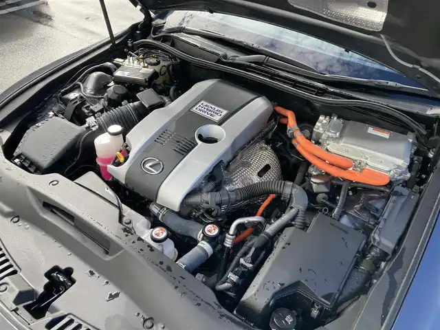 レクサス ＩＳ 300h Fスポーツ 静岡県 2023(令5)年 2.5万km ソニッククロム LEXUS Safety/純正10.3インチナビ/　AM FM CD DVD Bluetooth USB SD/フルセグTV/バックモニター/前後方ドライブレコーダー/レーダークルーズコントロール/LEDオートヘッドランプ/パワーシート(前席)/シートヒーター(前席)/前後方クリアランスソナー/純正19インチアルミホイール/パーキングアシスト/パドルシフト/ワンオーナー/レッドレザーシート/ビルトインETC2.0