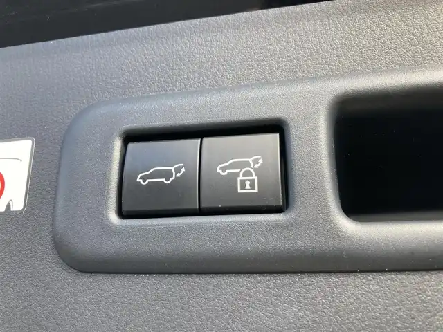 レクサス ＬＢＸ リラックス 静岡県 2024(令6)年 4.5万km ブラックマイカ レクサスセーフティシステム＋/純正9.8インチコネクティッドナビ(G-Link未契約)/　AM FM Bluetooth USB /フルセグTV/ビルトインETC2.0/レーダークルーズコントロール/LEDオートヘッドライト/シートヒーター(前席)/メモリー機能付きパワーシート(運転席)/ステアリングヒーター/パワーバックドア/前後方クリアランスソナー/純正18インチアルミホイール/カラーヘッドアップディスプレイ/パドルシフト/アラウンドビューモニター/レザーシート