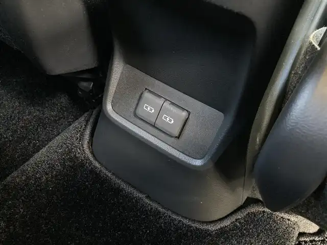 レクサス ＬＢＸ リラックス 静岡県 2024(令6)年 4.5万km ブラックマイカ レクサスセーフティシステム＋/純正9.8インチコネクティッドナビ(G-Link未契約)/　AM FM Bluetooth USB /フルセグTV/ビルトインETC2.0/レーダークルーズコントロール/LEDオートヘッドライト/シートヒーター(前席)/メモリー機能付きパワーシート(運転席)/ステアリングヒーター/パワーバックドア/前後方クリアランスソナー/純正18インチアルミホイール/カラーヘッドアップディスプレイ/パドルシフト/アラウンドビューモニター/レザーシート