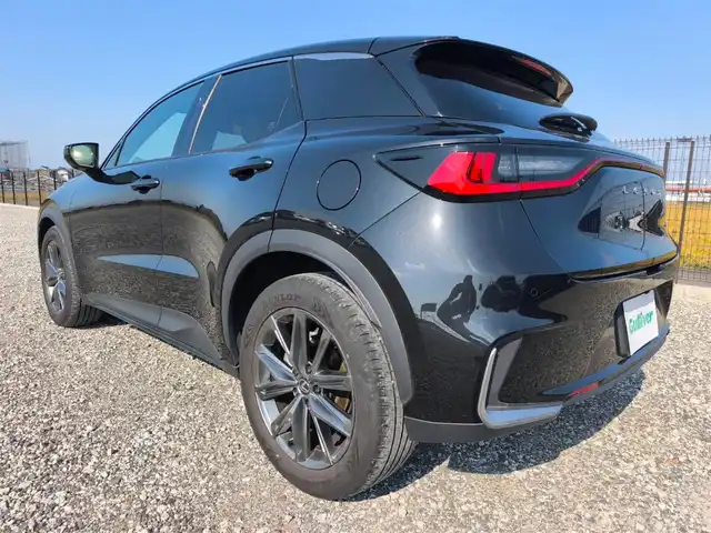 レクサス ＬＢＸ リラックス 静岡県 2024(令6)年 4.5万km ブラックマイカ 〇純正9.8インチディスプレイオーディオ/〇フルセグTV/〇AppleCarPlay/AndroidAuto/〇アドバンストドライブ/〇カラーヘッドアップディスプレイ/〇パノラミックビューモニター/〇ビルトインETC2.0/〇セーフティシステム＋/〇ブラインドスポットモニター/〇パワーバックドア/〇本革シート/〇シートヒーター/〇パワーシート/〇左右独立オートエアコン/〇革巻きステアリングホイール/〇パドルシフト/〇ステアリングヒーター/〇LEDヘッドライト/オートライト/〇純正18インチアルミ/〇スマートキー/〇禁煙車