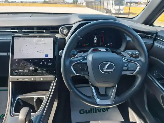 レクサス ＬＢＸ リラックス 静岡県 2024(令6)年 4.5万km ブラックマイカ 〇純正9.8インチディスプレイオーディオ/〇フルセグTV/〇AppleCarPlay/AndroidAuto/〇アドバンストドライブ/〇カラーヘッドアップディスプレイ/〇パノラミックビューモニター/〇ビルトインETC2.0/〇セーフティシステム＋/〇ブラインドスポットモニター/〇パワーバックドア/〇本革シート/〇シートヒーター/〇パワーシート/〇左右独立オートエアコン/〇革巻きステアリングホイール/〇パドルシフト/〇ステアリングヒーター/〇LEDヘッドライト/オートライト/〇純正18インチアルミ/〇スマートキー/〇禁煙車