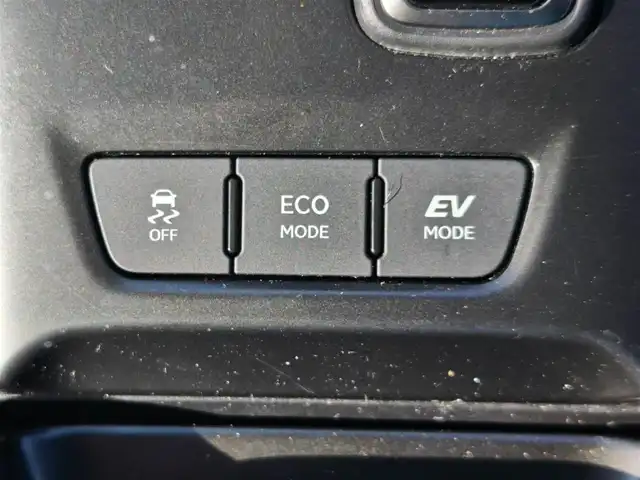 レクサス ＬＢＸ リラックス 静岡県 2024(令6)年 4.5万km ブラックマイカ 〇純正9.8インチディスプレイオーディオ/〇フルセグTV/〇AppleCarPlay/AndroidAuto/〇アドバンストドライブ/〇カラーヘッドアップディスプレイ/〇パノラミックビューモニター/〇ビルトインETC2.0/〇セーフティシステム＋/〇ブラインドスポットモニター/〇パワーバックドア/〇本革シート/〇シートヒーター/〇パワーシート/〇左右独立オートエアコン/〇革巻きステアリングホイール/〇パドルシフト/〇ステアリングヒーター/〇LEDヘッドライト/オートライト/〇純正18インチアルミ/〇スマートキー/〇禁煙車