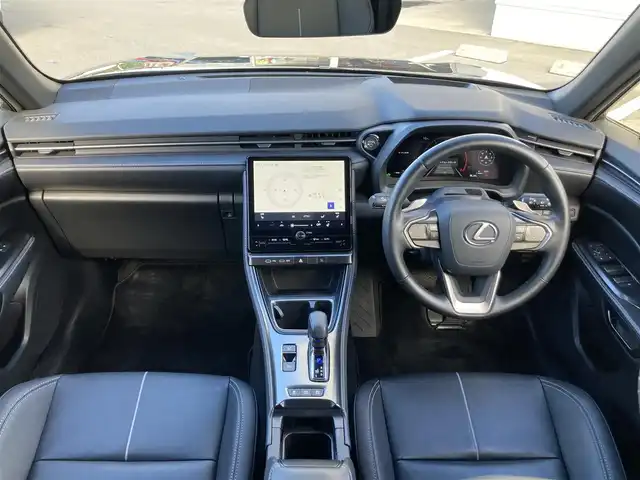 レクサス ＬＢＸ リラックス 静岡県 2024(令6)年 4.5万km ブラックマイカ レクサスセーフティシステム＋/純正9.8インチコネクティッドナビ(G-Link未契約)/　AM FM Bluetooth USB /フルセグTV/ビルトインETC2.0/レーダークルーズコントロール/LEDオートヘッドライト/シートヒーター(前席)/メモリー機能付きパワーシート(運転席)/ステアリングヒーター/パワーバックドア/前後方クリアランスソナー/純正18インチアルミホイール/カラーヘッドアップディスプレイ/パドルシフト/アラウンドビューモニター/レザーシート