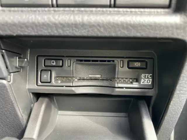 レクサス ＬＢＸ リラックス 静岡県 2024(令6)年 4.5万km ブラックマイカ レクサスセーフティシステム＋/純正9.8インチコネクティッドナビ(G-Link未契約)/　AM FM Bluetooth USB /フルセグTV/ビルトインETC2.0/レーダークルーズコントロール/LEDオートヘッドライト/シートヒーター(前席)/メモリー機能付きパワーシート(運転席)/ステアリングヒーター/パワーバックドア/前後方クリアランスソナー/純正18インチアルミホイール/カラーヘッドアップディスプレイ/パドルシフト/アラウンドビューモニター/レザーシート