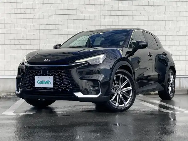 レクサス ＬＢＸ リラックス 静岡県 2024(令6)年 4.5万km ブラックマイカ レクサスセーフティシステム＋/純正9.8インチコネクティッドナビ(G-Link未契約)/　AM FM Bluetooth USB /フルセグTV/ビルトインETC2.0/レーダークルーズコントロール/LEDオートヘッドライト/シートヒーター(前席)/メモリー機能付きパワーシート(運転席)/ステアリングヒーター/パワーバックドア/前後方クリアランスソナー/純正18インチアルミホイール/カラーヘッドアップディスプレイ/パドルシフト/アラウンドビューモニター/レザーシート