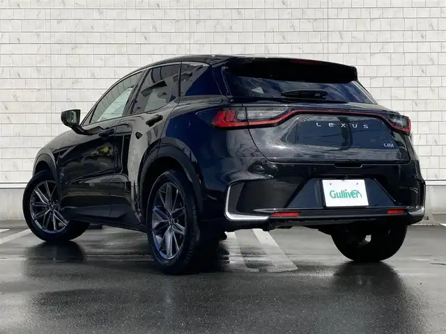 レクサス ＬＢＸ リラックス 静岡県 2024(令6)年 4.5万km ブラックマイカ レクサスセーフティシステム＋/純正9.8インチコネクティッドナビ(G-Link未契約)/　AM FM Bluetooth USB /フルセグTV/ビルトインETC2.0/レーダークルーズコントロール/LEDオートヘッドライト/シートヒーター(前席)/メモリー機能付きパワーシート(運転席)/ステアリングヒーター/パワーバックドア/前後方クリアランスソナー/純正18インチアルミホイール/カラーヘッドアップディスプレイ/パドルシフト/アラウンドビューモニター/レザーシート