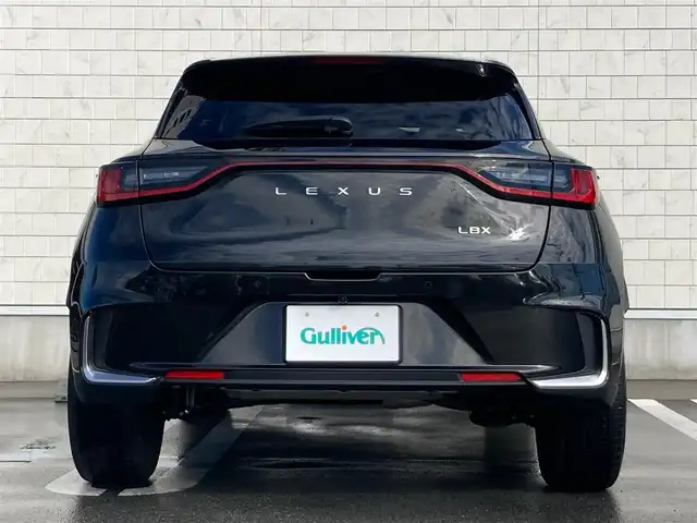 レクサス ＬＢＸ リラックス 静岡県 2024(令6)年 4.5万km ブラックマイカ レクサスセーフティシステム＋/純正9.8インチコネクティッドナビ(G-Link未契約)/　AM FM Bluetooth USB /フルセグTV/ビルトインETC2.0/レーダークルーズコントロール/LEDオートヘッドライト/シートヒーター(前席)/メモリー機能付きパワーシート(運転席)/ステアリングヒーター/パワーバックドア/前後方クリアランスソナー/純正18インチアルミホイール/カラーヘッドアップディスプレイ/パドルシフト/アラウンドビューモニター/レザーシート