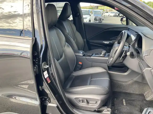 レクサス ＬＢＸ リラックス 静岡県 2024(令6)年 4.5万km ブラックマイカ レクサスセーフティシステム＋/純正9.8インチコネクティッドナビ(G-Link未契約)/　AM FM Bluetooth USB /フルセグTV/ビルトインETC2.0/レーダークルーズコントロール/LEDオートヘッドライト/シートヒーター(前席)/メモリー機能付きパワーシート(運転席)/ステアリングヒーター/パワーバックドア/前後方クリアランスソナー/純正18インチアルミホイール/カラーヘッドアップディスプレイ/パドルシフト/アラウンドビューモニター/レザーシート