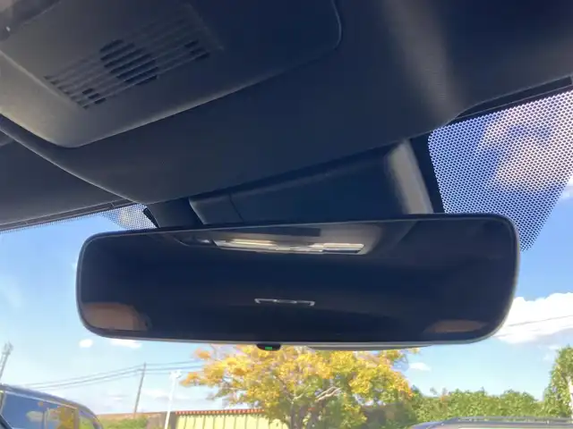 レクサス ＵＸ 200 バージョンC 静岡県 2022(令4)年 6.3万km ソニッククロム ムーンルーフ/純正12.3型ナビTV/ハンズフリーパワーバックドア/パノラミックビューモニター/ビルトインETC2.0/レーダークルーズコントロール/クリアランスソナー/ブラインドスポットモニター/セーフティシステムプラス/・プリクラッシュセーフティ/・レーントレーシングアシスト/・先行車発進告知機能/・ロードサインアシスト/・ドライバー異常時対応システム/純正OP三眼LEDヘッドランプ/アダプティブハイビームシステム/革巻きステアリング/ステアリングヒーター/パドルシフト/前席シートヒーター/純正17インチアルミホイール/スマートエントリー/スタートシステム