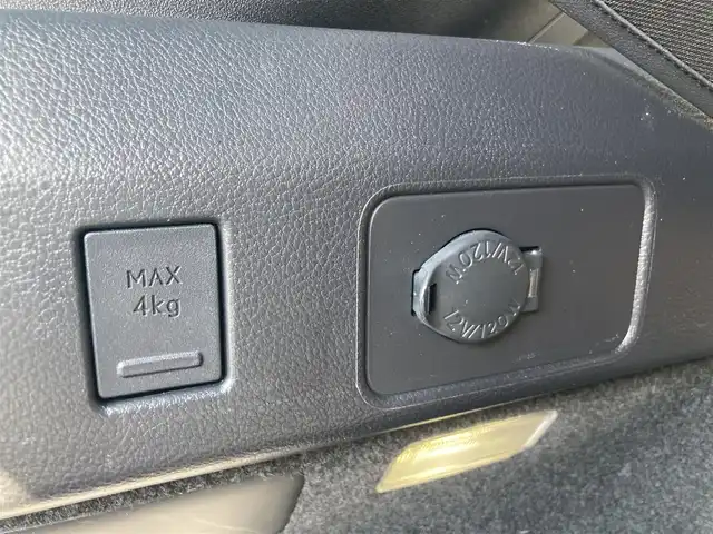 レクサス ＵＸ 200 バージョンC 静岡県 2022(令4)年 6.3万km ソニッククロム ムーンルーフ/純正12.3型ナビTV/ハンズフリーパワーバックドア/パノラミックビューモニター/ビルトインETC2.0/レーダークルーズコントロール/クリアランスソナー/ブラインドスポットモニター/セーフティシステムプラス/・プリクラッシュセーフティ/・レーントレーシングアシスト/・先行車発進告知機能/・ロードサインアシスト/・ドライバー異常時対応システム/純正OP三眼LEDヘッドランプ/アダプティブハイビームシステム/革巻きステアリング/ステアリングヒーター/パドルシフト/前席シートヒーター/純正17インチアルミホイール/スマートエントリー/スタートシステム