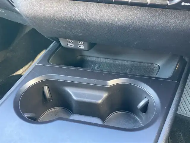 レクサス ＵＸ 200 バージョンC 静岡県 2022(令4)年 6.3万km ソニッククロム ムーンルーフ/純正12.3型ナビTV/ハンズフリーパワーバックドア/パノラミックビューモニター/ビルトインETC2.0/レーダークルーズコントロール/クリアランスソナー/ブラインドスポットモニター/セーフティシステムプラス/・プリクラッシュセーフティ/・レーントレーシングアシスト/・先行車発進告知機能/・ロードサインアシスト/・ドライバー異常時対応システム/純正OP三眼LEDヘッドランプ/アダプティブハイビームシステム/革巻きステアリング/ステアリングヒーター/パドルシフト/前席シートヒーター/純正17インチアルミホイール/スマートエントリー/スタートシステム