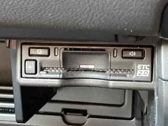 レクサス ＵＸ 200 バージョンC 静岡県 2022(令4)年 6.3万km ソニッククロム ムーンルーフ/純正12.3型ナビTV/ハンズフリーパワーバックドア/パノラミックビューモニター/ビルトインETC2.0/レーダークルーズコントロール/クリアランスソナー/ブラインドスポットモニター/セーフティシステムプラス/・プリクラッシュセーフティ/・レーントレーシングアシスト/・先行車発進告知機能/・ロードサインアシスト/・ドライバー異常時対応システム/純正OP三眼LEDヘッドランプ/アダプティブハイビームシステム/革巻きステアリング/ステアリングヒーター/パドルシフト/前席シートヒーター/純正17インチアルミホイール/スマートエントリー/スタートシステム