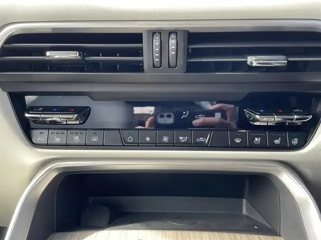 マツダ ＣＸ－６０ XD HV エクスクルーシブモダン 岡山県 2022(令4)年 3.5万km ロジウムホワイトプレミアムメタリック 12.3インチディスプレイ/フルセグTV、AM、FM、Bluetooth/AppleCarplay、AndroidAuto/BOSEサウンドシステム/白色ナッパレザー/アダブティブLEDヘッドライト/全方位モニター/レーンキープアシスト/緊急時車線維持支援/ブラインドスポットモニタリング/スマートブレーキサポート/・前方検知機能/・右直事故回避アシスト機能/・前進時左右接近物検知機能/・交差点事故回避アシスト機能/・後退時検知機能/・後退時左右接近物検知機能/前側方接近車両検知/マツダレーダークルーズコントロール/交通標識認識システム/クルージングトラフィックサポート/ドライバー異常時対応システム/ドライバーモニタリング/デイタイムランニングライト/ハンズフリー機能付きパワーリフトゲート/アクティブドライビングディスプレイ/アンビエントライト/12.3インチフル液晶メーター/運転席メモリーシート/前席シートヒーター/ステアリングヒーターF/前席ベンチレーション/前席パワーシート/USB端子　HDMI端子/ワイヤレス充電