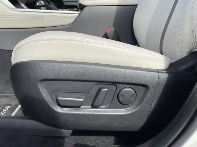 マツダ ＣＸ－６０ XD HV エクスクルーシブモダン 岡山県 2022(令4)年 3.5万km ロジウムホワイトプレミアムメタリック 12.3インチディスプレイ/フルセグTV、AM、FM、Bluetooth/AppleCarplay、AndroidAuto/BOSEサウンドシステム/白色ナッパレザー/アダブティブLEDヘッドライト/全方位モニター/レーンキープアシスト/緊急時車線維持支援/ブラインドスポットモニタリング/スマートブレーキサポート/・前方検知機能/・右直事故回避アシスト機能/・前進時左右接近物検知機能/・交差点事故回避アシスト機能/・後退時検知機能/・後退時左右接近物検知機能/前側方接近車両検知/マツダレーダークルーズコントロール/交通標識認識システム/クルージングトラフィックサポート/ドライバー異常時対応システム/ドライバーモニタリング/デイタイムランニングライト/ハンズフリー機能付きパワーリフトゲート/アクティブドライビングディスプレイ/アンビエントライト/12.3インチフル液晶メーター/運転席メモリーシート/前席シートヒーター/ステアリングヒーターF/前席ベンチレーション/前席パワーシート/USB端子　HDMI端子/ワイヤレス充電