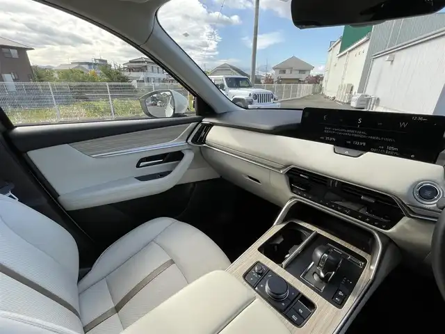 マツダ ＣＸ－６０ XD HV エクスクルーシブモダン 岡山県 2022(令4)年 3.5万km ロジウムホワイトプレミアムメタリック 12.3インチディスプレイ/フルセグTV、AM、FM、Bluetooth/AppleCarplay、AndroidAuto/BOSEサウンドシステム/白色ナッパレザー/アダブティブLEDヘッドライト/全方位モニター/レーンキープアシスト/緊急時車線維持支援/ブラインドスポットモニタリング/スマートブレーキサポート/・前方検知機能/・右直事故回避アシスト機能/・前進時左右接近物検知機能/・交差点事故回避アシスト機能/・後退時検知機能/・後退時左右接近物検知機能/前側方接近車両検知/マツダレーダークルーズコントロール/交通標識認識システム/クルージングトラフィックサポート/ドライバー異常時対応システム/ドライバーモニタリング/デイタイムランニングライト/ハンズフリー機能付きパワーリフトゲート/アクティブドライビングディスプレイ/アンビエントライト/12.3インチフル液晶メーター/運転席メモリーシート/前席シートヒーター/ステアリングヒーターF/前席ベンチレーション/前席パワーシート/USB端子　HDMI端子/ワイヤレス充電