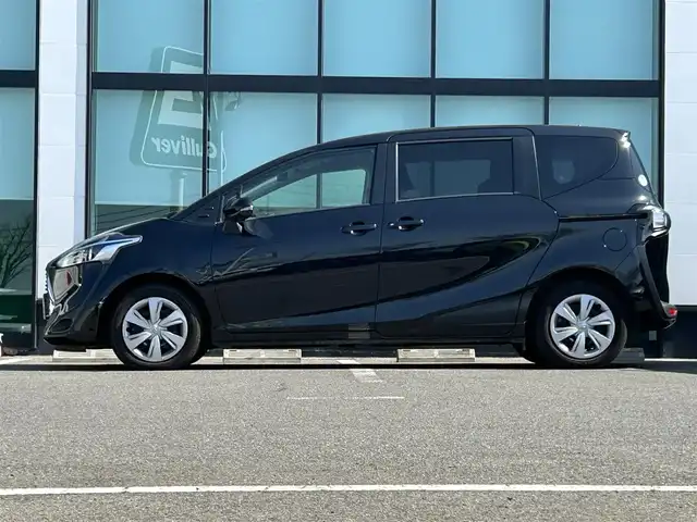 トヨタ シエンタ G 和歌山県 2021(令3)年 5.7万km ブラックマイカ 社外7型ナビ/バックカメラ/両側パワースライドドア/プリクラッシュセーフティー/レーンディパーチャーアラート/ドライブレコーダー/ETC/アイドリングストップ/ステアリングスイッチ/LEDヘッドライト/オートライト/オートマチックハイビーム