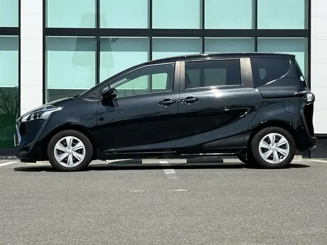 トヨタ シエンタ G 和歌山県 2021(令3)年 5.7万km ブラックマイカ 社外7型ナビ/バックカメラ/両側パワースライドドア/プリクラッシュセーフティー/レーンディパーチャーアラート/ドライブレコーダー/ETC/アイドリングストップ/ステアリングスイッチ/LEDヘッドライト/オートライト/オートマチックハイビーム