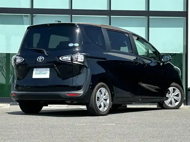 トヨタ シエンタ G 和歌山県 2021(令3)年 5.7万km ブラックマイカ 社外7型ナビ/バックカメラ/両側パワースライドドア/プリクラッシュセーフティー/レーンディパーチャーアラート/ドライブレコーダー/ETC/アイドリングストップ/ステアリングスイッチ/LEDヘッドライト/オートライト/オートマチックハイビーム