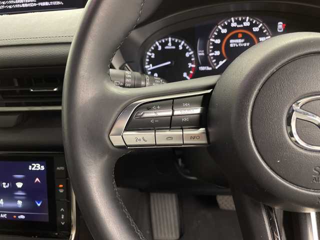 マツダ ＭＸ－３０ 鹿児島県 2020(令2)年 1.5万km セラミックメタリック 純正ナビ/（FM/AM/Bluetooth/USB/TV/HDMI/フルセグTV）/バックカメラ/全方位カメラ/オートマチックハイビーム/レーダークルーズコントロール/オートブレーキホールド/BSM/パドルシフト/純正フロアマット/純正AW/ヘッドアップディスプレイ/LEDヘッドライト/アイドリングストップ/スマートキー/AAC