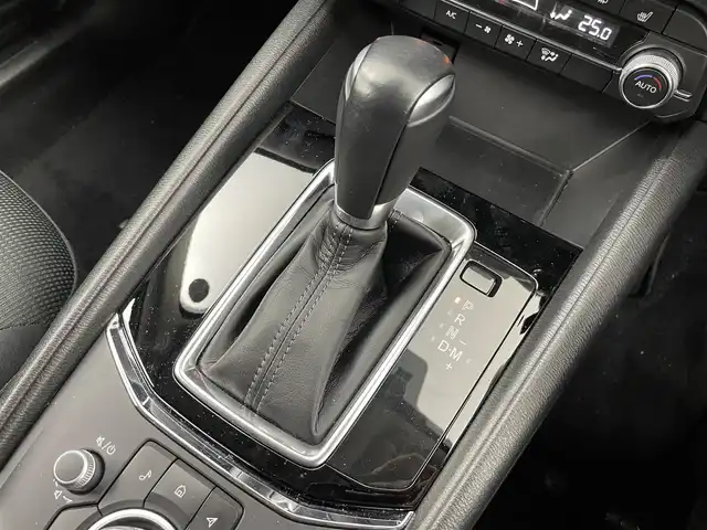 マツダ ＣＸ－５ XD 埼玉県 2021(令3)年 6万km スノーフレイクホワイトパールマイカ 純正10.25インチナビ/フルセグTV/360°ビューモニター/レーダークルーズコントロール/ブラインドスポットモニター/ヒルディセントコントロール/パワーバックドア/アイドリングストップ/シートメモリー/シートヒーター/ステアリングヒーター/ETC/ドライブレコーダー前後/保証書/取扱説明書/スペアキー