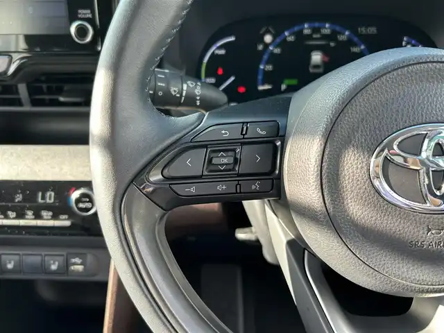 トヨタ ヤリスクロス ハイブリッド Z 愛媛県 2021(令3)年 3.4万km ホワイトパールクリスタルシャイン パノラミックビューモニター（全方位カメラ）/純正ディスプレイオーディオ/ナビ・Bluetooth・USB・フルセグTV・Miracast/パワーシート（D席）/シートヒーター（D・N席）/ハーフレザーシート（茶）/プリクラッシュセーフティシステム/アダプティブクルーズコントロール/レーンキープアシスト/オートハイビーム/ブラインドスポットモニター/リアクロストラフィックアラート/前後コーナーセンサー/AC1００V電源/LEDヘッドライト/純正18インチアルミ/禁煙車