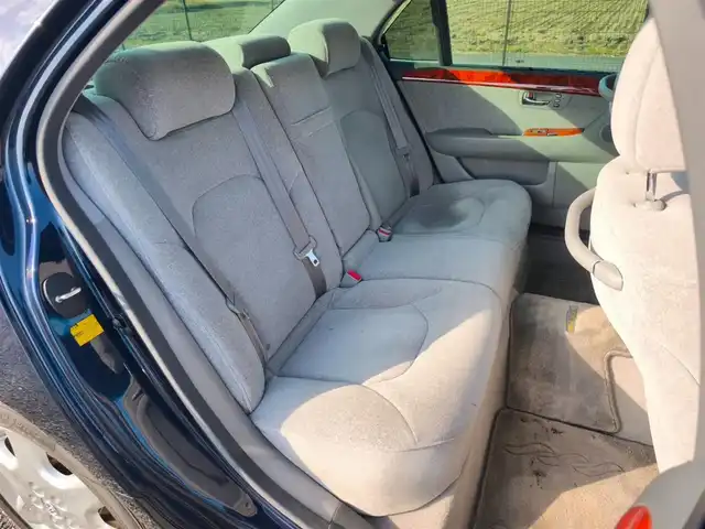 トヨタ セルシオ Cタイプ Fパッケージ 愛知県 2006(平18)年 9.1万km ダークブルーマイカ 純正MOPナビ/バックモニター/クルーズコントロール/横滑り防止装置/ステアリング連動HIDヘッドランプ/オートライト/オートエアコン　/純正OP木目調/革巻きコンビステアリング/前席パワーシート/後席シートヒーター/後席メモリー機能付パワーシート/純正17インチアルミホイール/スマートキー/イモビライザー/オートアラーム/禁煙車