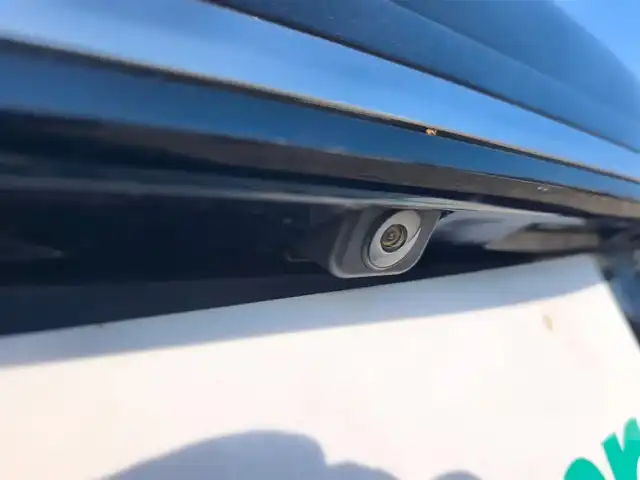 トヨタ セルシオ Cタイプ Fパッケージ 愛知県 2006(平18)年 9.1万km ダークブルーマイカ 純正MOPナビ/バックモニター/クルーズコントロール/横滑り防止装置/ステアリング連動HIDヘッドランプ/オートライト/オートエアコン　/純正OP木目調/革巻きコンビステアリング/前席パワーシート/後席シートヒーター/後席メモリー機能付パワーシート/純正17インチアルミホイール/スマートキー/イモビライザー/オートアラーム/禁煙車