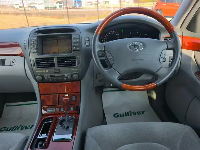 トヨタ セルシオ Cタイプ Fパッケージ 愛知県 2006(平18)年 9.1万km ダークブルーマイカ 純正MOPナビ/バックモニター/クルーズコントロール/横滑り防止装置/ステアリング連動HIDヘッドランプ/オートライト/オートエアコン　/純正OP木目調/革巻きコンビステアリング/前席パワーシート/後席シートヒーター/後席メモリー機能付パワーシート/純正17インチアルミホイール/スマートキー/イモビライザー/オートアラーム/禁煙車