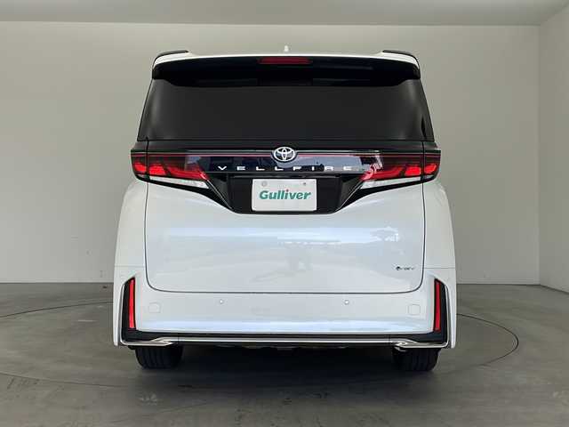 トヨタ ヴェルファイア ハイブリット Z プレミア 兵庫県 2023(令5)年 2万km プラチナホワイトパールマイカ ・純正ディスプレイオーディオ/・Bluetooth/USB/HDMI/TV/・パノラミックビューモニター/・トヨタセーフティセンス/・プリクラッシュセーフティ/・レーンディバーチャーアラート/・レーダクルーズコントロール/・アダプティブハイビームシステム/・ロードサインアシスト/・ドライバー異常時対応システム/・プロアクティブドライビングアシスト/・発進遅れ告知機能/・ブラインドスポットモニター/・フロントクロストラフィックアラート/・レーンチェンジアシスト/・安心降車アシスト/・パーキングサポートブレーキ/・両側パワースライドドア/・デジタルインナーミラー/・ムーンルーフ/・ステアリングヒーター/・パドルシフト/・レザーシート/・前席パワーシート/・前席シートヒーター/・前席ベンチレーション/・置くだけ充電/・LEDヘッドライト/・純正19インチアルミホイールタイヤ/・ビルトインETC2.0