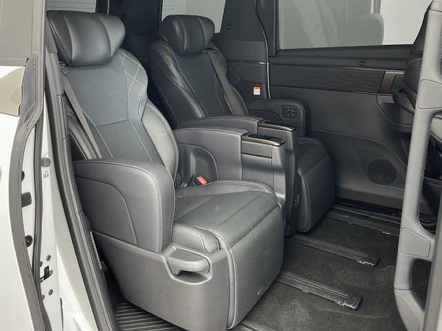 トヨタ ヴェルファイア ハイブリット Z プレミア 兵庫県 2023(令5)年 2万km プラチナホワイトパールマイカ ・純正ディスプレイオーディオ/・Bluetooth/USB/HDMI/TV/・パノラミックビューモニター/・トヨタセーフティセンス/・プリクラッシュセーフティ/・レーンディバーチャーアラート/・レーダクルーズコントロール/・アダプティブハイビームシステム/・ロードサインアシスト/・ドライバー異常時対応システム/・プロアクティブドライビングアシスト/・発進遅れ告知機能/・ブラインドスポットモニター/・フロントクロストラフィックアラート/・レーンチェンジアシスト/・安心降車アシスト/・パーキングサポートブレーキ/・両側パワースライドドア/・デジタルインナーミラー/・ムーンルーフ/・ステアリングヒーター/・パドルシフト/・レザーシート/・前席パワーシート/・前席シートヒーター/・前席ベンチレーション/・置くだけ充電/・LEDヘッドライト/・純正19インチアルミホイールタイヤ/・ビルトインETC2.0