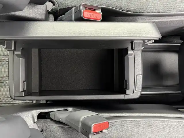 トヨタ ヴォクシー ハイブリッド S－G 愛知県 2022(令4)年 3.9万km アティチュードブラックマイカ 純正ナビ/バックカメラ/両側パワースライドドア/ブラインドスポットモニター/ETC2.0/プリクラッシュセーフティシステム/レーダークルーズコントロール/純正16インチアルミホイール/フルセグTV/LEDヘッドライト/スマートキー/プッシュスタート/電動格納ミラー