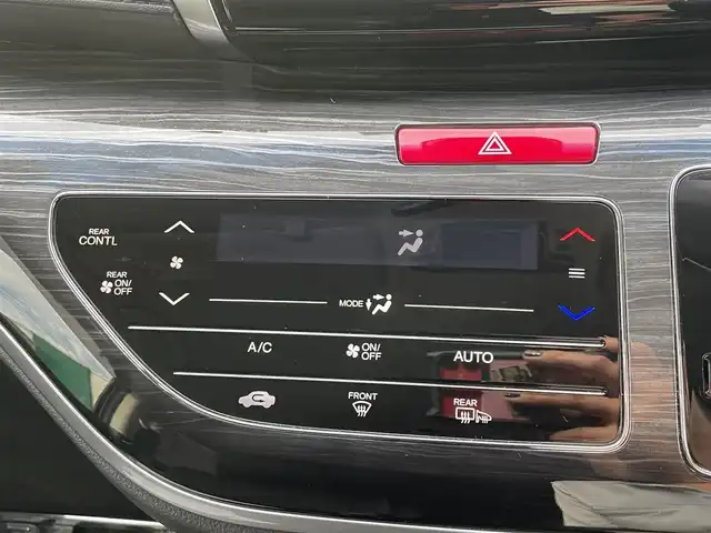 ホンダ オデッセイ ハイブリッド e:HEVアブソルート 島根県 2017(平29)年 4.9万km クリスタルブラックパール 社外ナビ/フルセグTV　/ＤＶＤ再生/Ｂｌｕｅｔｏｏｔｈ接続　/フリップダウンモニター　/両側パワースライドドア　/バックカメラ　/ＥＴＣ　/前後ドライブレコーダー　/アダプティブクルーズコントロール　/衝突軽減ブレーキ　/スマートキー　/純正ＬＥＤヘッドライト　/純正１７インチアルミホイール/純正フロアマット/保証書・取扱説明書/スペアキー1本