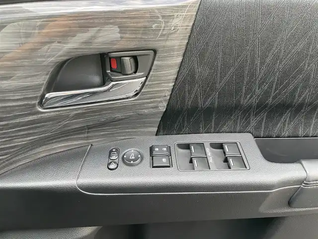 ホンダ オデッセイ ハイブリッド e:HEVアブソルート 島根県 2017(平29)年 4.9万km クリスタルブラックパール 社外ナビ/フルセグTV　/ＤＶＤ再生/Ｂｌｕｅｔｏｏｔｈ接続　/フリップダウンモニター　/両側パワースライドドア　/バックカメラ　/ＥＴＣ　/前後ドライブレコーダー　/アダプティブクルーズコントロール　/衝突軽減ブレーキ　/スマートキー　/純正ＬＥＤヘッドライト　/純正１７インチアルミホイール/純正フロアマット/保証書・取扱説明書/スペアキー1本