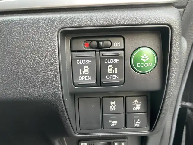 ホンダ オデッセイ ハイブリッド e:HEVアブソルート 島根県 2017(平29)年 4.9万km クリスタルブラックパール 社外ナビ/フルセグTV　/ＤＶＤ再生/Ｂｌｕｅｔｏｏｔｈ接続　/フリップダウンモニター　/両側パワースライドドア　/バックカメラ　/ＥＴＣ　/前後ドライブレコーダー　/アダプティブクルーズコントロール　/衝突軽減ブレーキ　/スマートキー　/純正ＬＥＤヘッドライト　/純正１７インチアルミホイール/純正フロアマット/保証書・取扱説明書/スペアキー1本