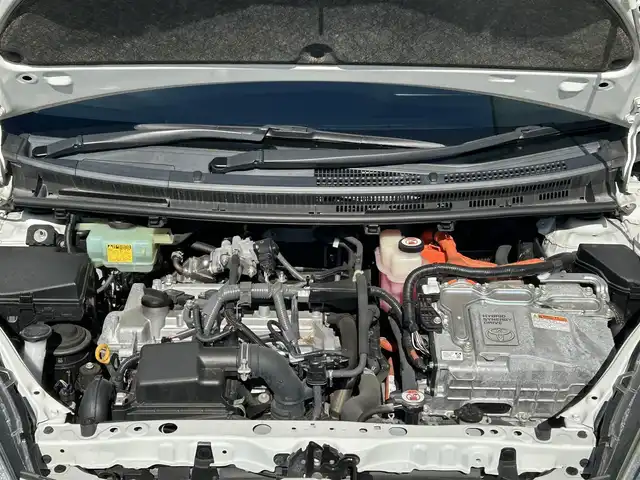 トヨタ アクア クロスオーバー 佐賀県 2017(平29)年 7.6万km ライムホワイトパールクリスタルシャイン トヨタセーフティセンスC/・プリクラッシュセーフティ/・オートマチックハイビーム/・レーンディパーチャーアラート/純正SDナビ/・バックカメラ/・フルセグTV/BT/CD/DVD/純正16インチAW/ハーフレザーシート/LEDヘッドライト/フォグランプ/ETC/プッシュスタート/スペアキー×1