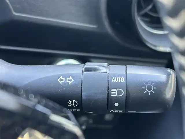 トヨタ アクア クロスオーバー 佐賀県 2017(平29)年 7.6万km ライムホワイトパールクリスタルシャイン トヨタセーフティセンスC/・プリクラッシュセーフティ/・オートマチックハイビーム/・レーンディパーチャーアラート/純正SDナビ/・バックカメラ/・フルセグTV/BT/CD/DVD/純正16インチAW/ハーフレザーシート/LEDヘッドライト/フォグランプ/ETC/プッシュスタート/スペアキー×1