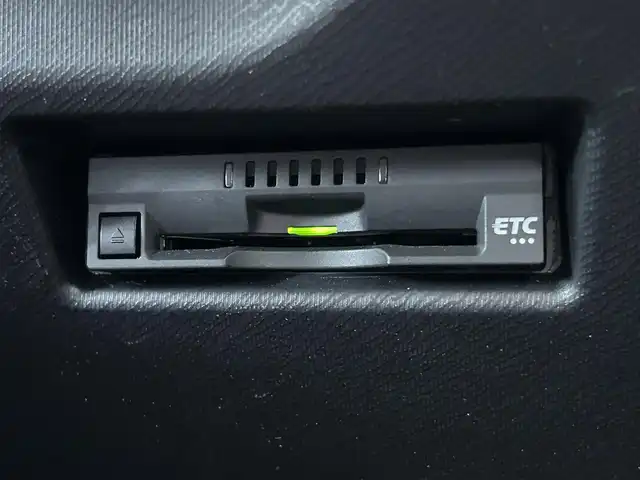 トヨタ アクア クロスオーバー 佐賀県 2017(平29)年 7.6万km ライムホワイトパールクリスタルシャイン トヨタセーフティセンスC/・プリクラッシュセーフティ/・オートマチックハイビーム/・レーンディパーチャーアラート/純正SDナビ/・バックカメラ/・フルセグTV/BT/CD/DVD/純正16インチAW/ハーフレザーシート/LEDヘッドライト/フォグランプ/ETC/プッシュスタート/スペアキー×1