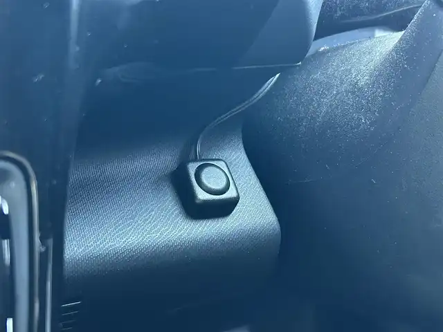 トヨタ アクア クロスオーバー 佐賀県 2017(平29)年 7.6万km ライムホワイトパールクリスタルシャイン トヨタセーフティセンスC/・プリクラッシュセーフティ/・オートマチックハイビーム/・レーンディパーチャーアラート/純正SDナビ/・バックカメラ/・フルセグTV/BT/CD/DVD/純正16インチAW/ハーフレザーシート/LEDヘッドライト/フォグランプ/ETC/プッシュスタート/スペアキー×1