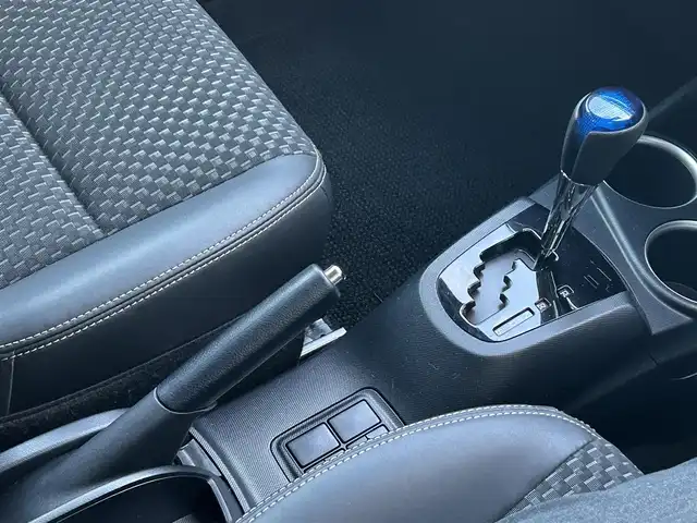 トヨタ アクア クロスオーバー 佐賀県 2017(平29)年 7.6万km ライムホワイトパールクリスタルシャイン トヨタセーフティセンスC/・プリクラッシュセーフティ/・オートマチックハイビーム/・レーンディパーチャーアラート/純正SDナビ/・バックカメラ/・フルセグTV/BT/CD/DVD/純正16インチAW/ハーフレザーシート/LEDヘッドライト/フォグランプ/ETC/プッシュスタート/スペアキー×1