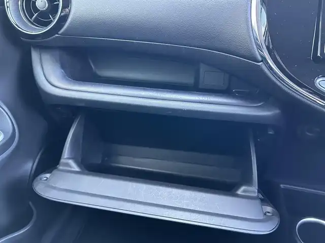 トヨタ アクア クロスオーバー 佐賀県 2017(平29)年 7.6万km ライムホワイトパールクリスタルシャイン トヨタセーフティセンスC/・プリクラッシュセーフティ/・オートマチックハイビーム/・レーンディパーチャーアラート/純正SDナビ/・バックカメラ/・フルセグTV/BT/CD/DVD/純正16インチAW/ハーフレザーシート/LEDヘッドライト/フォグランプ/ETC/プッシュスタート/スペアキー×1