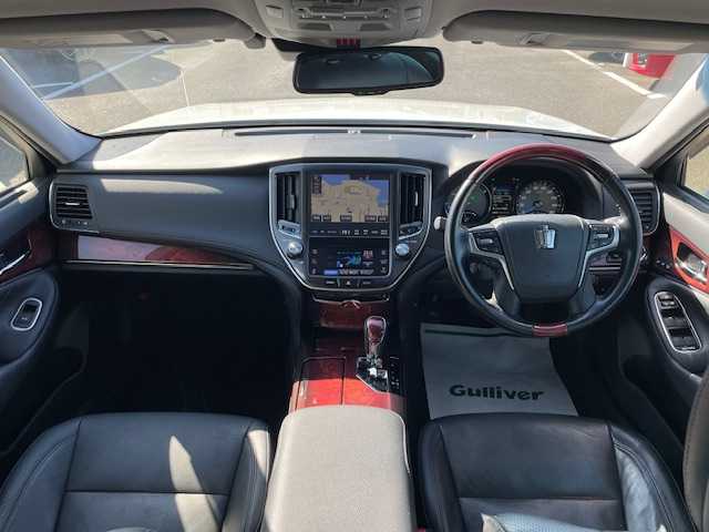 トヨタ クラウン マジェスタ Fバージョン 長崎県 2016(平28)年 4.3万km ホワイトパールクリスタルシャイン 純正メーカーナビ/CD/DVD/BT/BL/フルセグTV/バックカメラ/黒レザーシート/前席パワーシート/D席メモリーシート/前席シートヒーター/前席エアーシート/ステアリングヒーター/トヨタセーフティセンス/レーダークルーズコントロール/レーンキープアシスト/ブラインドスポットモニター/LEDヘッドライト/ビルトインETC