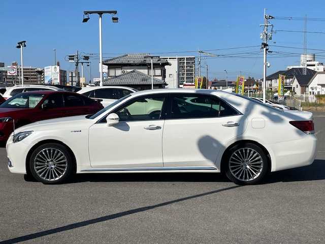 トヨタ クラウン マジェスタ Fバージョン 長崎県 2016(平28)年 4.3万km ホワイトパールクリスタルシャイン 純正メーカーナビ/CD/DVD/BT/BL/フルセグTV/バックカメラ/黒レザーシート/前席パワーシート/D席メモリーシート/前席シートヒーター/前席エアーシート/ステアリングヒーター/トヨタセーフティセンス/レーダークルーズコントロール/レーンキープアシスト/ブラインドスポットモニター/LEDヘッドライト/ビルトインETC