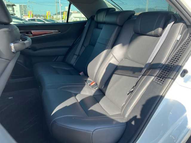 トヨタ クラウン マジェスタ Fバージョン 長崎県 2016(平28)年 4.3万km ホワイトパールクリスタルシャイン 純正メーカーナビ/CD/DVD/BT/BL/フルセグTV/バックカメラ/黒レザーシート/前席パワーシート/D席メモリーシート/前席シートヒーター/前席エアーシート/ステアリングヒーター/トヨタセーフティセンス/レーダークルーズコントロール/レーンキープアシスト/ブラインドスポットモニター/LEDヘッドライト/ビルトインETC