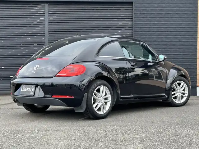 フォルクスワーゲン ザ・ビートル デザイン 宮崎県 2013(平25)年 7.3万km 黒 アルパイン8型ナビ/フルセグTV/CD/DVD/Bluetooth/AUX/バックカメラ/クルーズコントロール/ETC/純正フロアマット/社外アルミホイール17インチ/USBポート