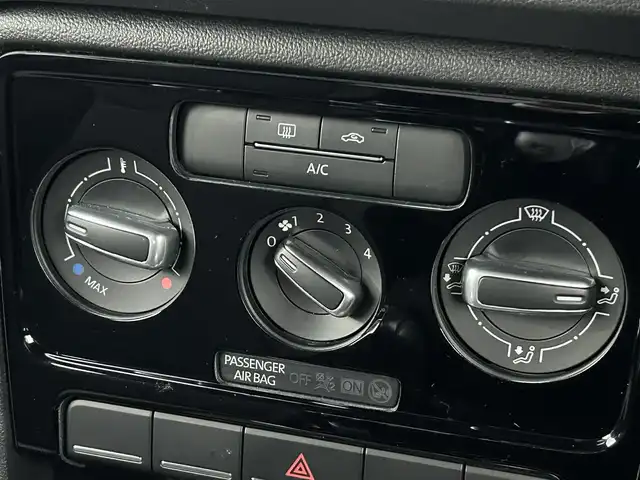 フォルクスワーゲン ザ・ビートル デザイン 宮崎県 2013(平25)年 7.3万km 黒 アルパイン8型ナビ/フルセグTV/CD/DVD/Bluetooth/AUX/バックカメラ/クルーズコントロール/ETC/純正フロアマット/社外アルミホイール17インチ/USBポート