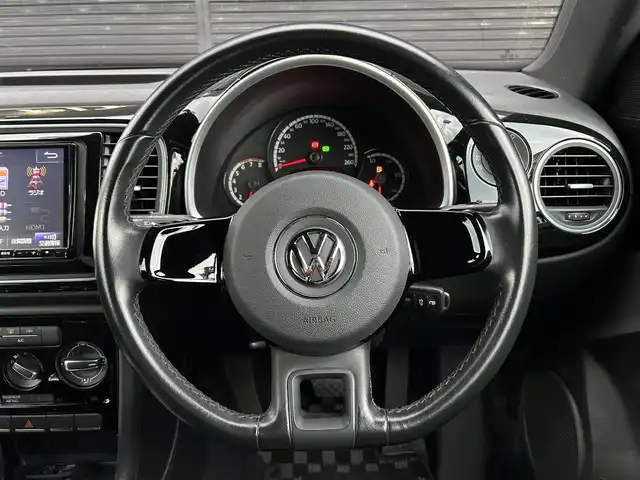 フォルクスワーゲン ザ・ビートル デザイン 宮崎県 2013(平25)年 7.3万km 黒 アルパイン8型ナビ/フルセグTV/CD/DVD/Bluetooth/AUX/バックカメラ/クルーズコントロール/ETC/純正フロアマット/社外アルミホイール17インチ/USBポート