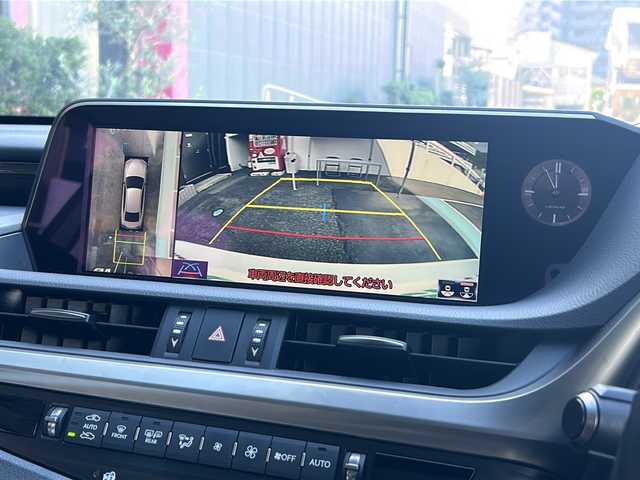 レクサス ＥＳ 300h バージョンL 広島県 2020(令2)年 6.1万km ソニッククォーツ 禁煙/ムーンルーフ/レクサスセーフティシステム/純正12.3インチナビ/CD/DVD/DTV/Bluetooth/Blu-ray/パノラミックビューモニター/デジタルインナーミラー/トランクスポイラー/レーダークルーズコントロール/クリアランスソナー/BSM/三眼LEDオートライト/オートマチックハイビーム/レザーシート/シートヒーター/シートベンチレーション/パワーシート/メモリーシート/ステアリングヒーター/ステアリングスイッチ/パドルシフト/ビルトインETC2.0/AC100V1500W電源/純正18インチアルミホイール/純正フロアマット/純正ドアバイザー